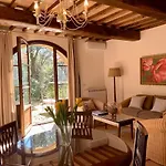 Rifugio Toscano Tra Le Colline Апартаменты *